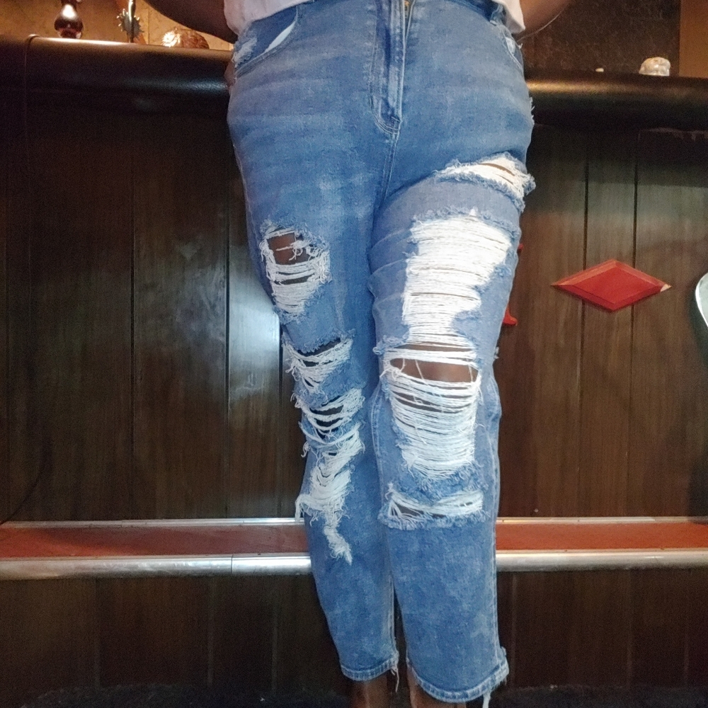 American Eagle Curvy Mom Jeans